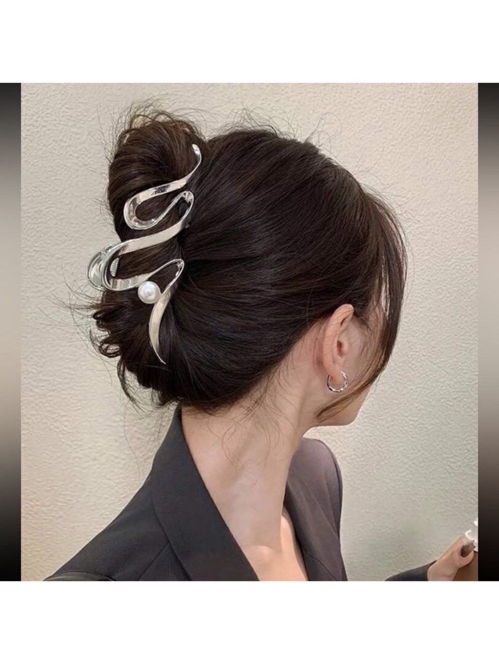 Elegant Silver Pearl Hair Clip for Women A151